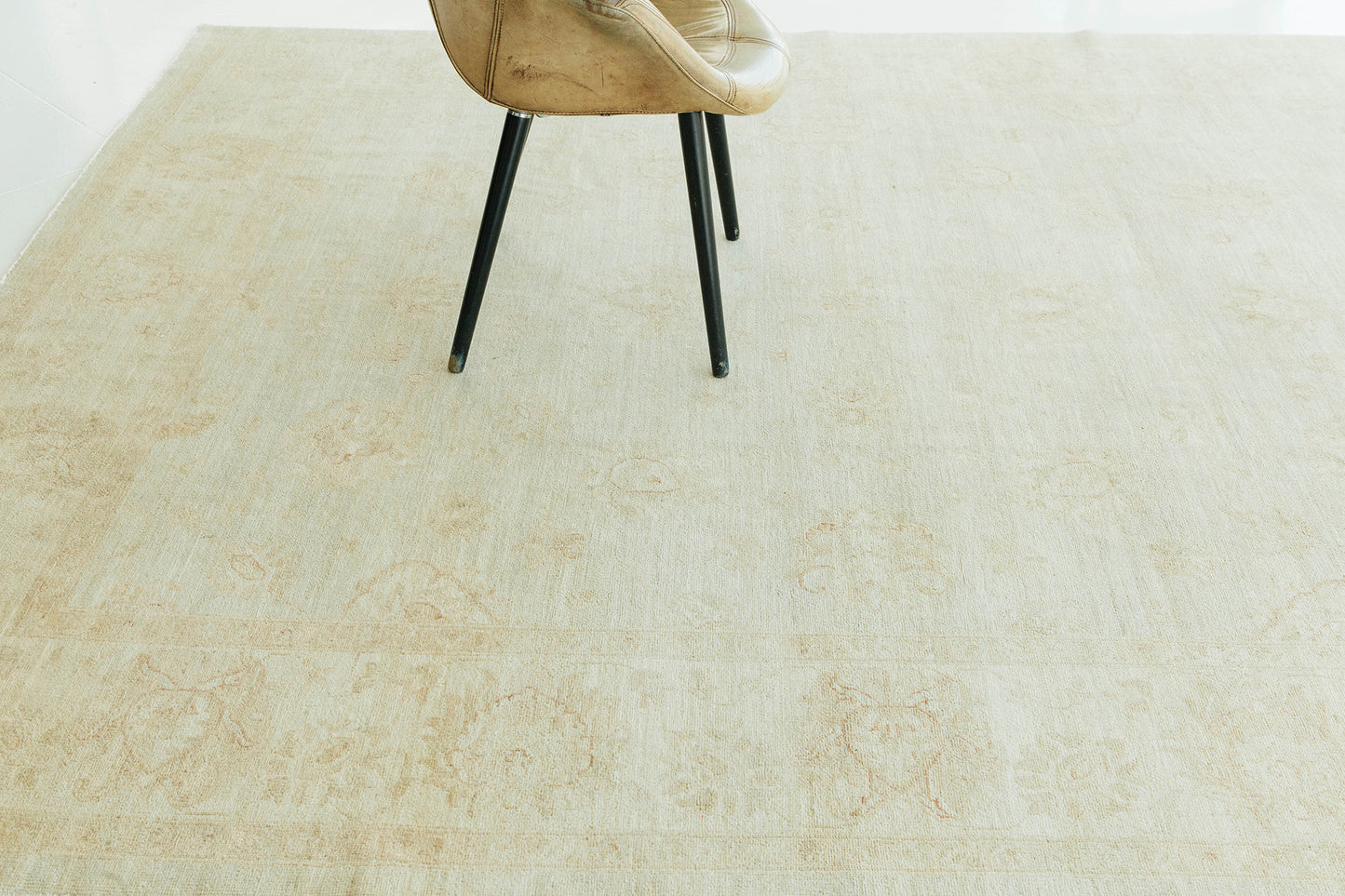 Vintage Style Rapture Collection Sultanabad Design Rug