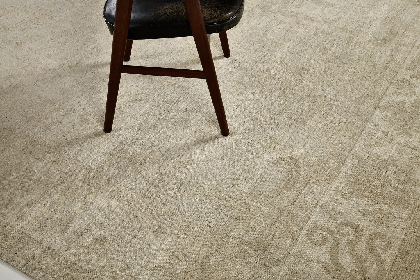 Vintage Style Rapture Collection Sultanabad Design Rug