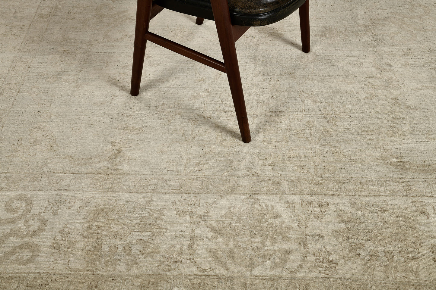 Vintage Style Rapture Collection Sultanabad Design Rug