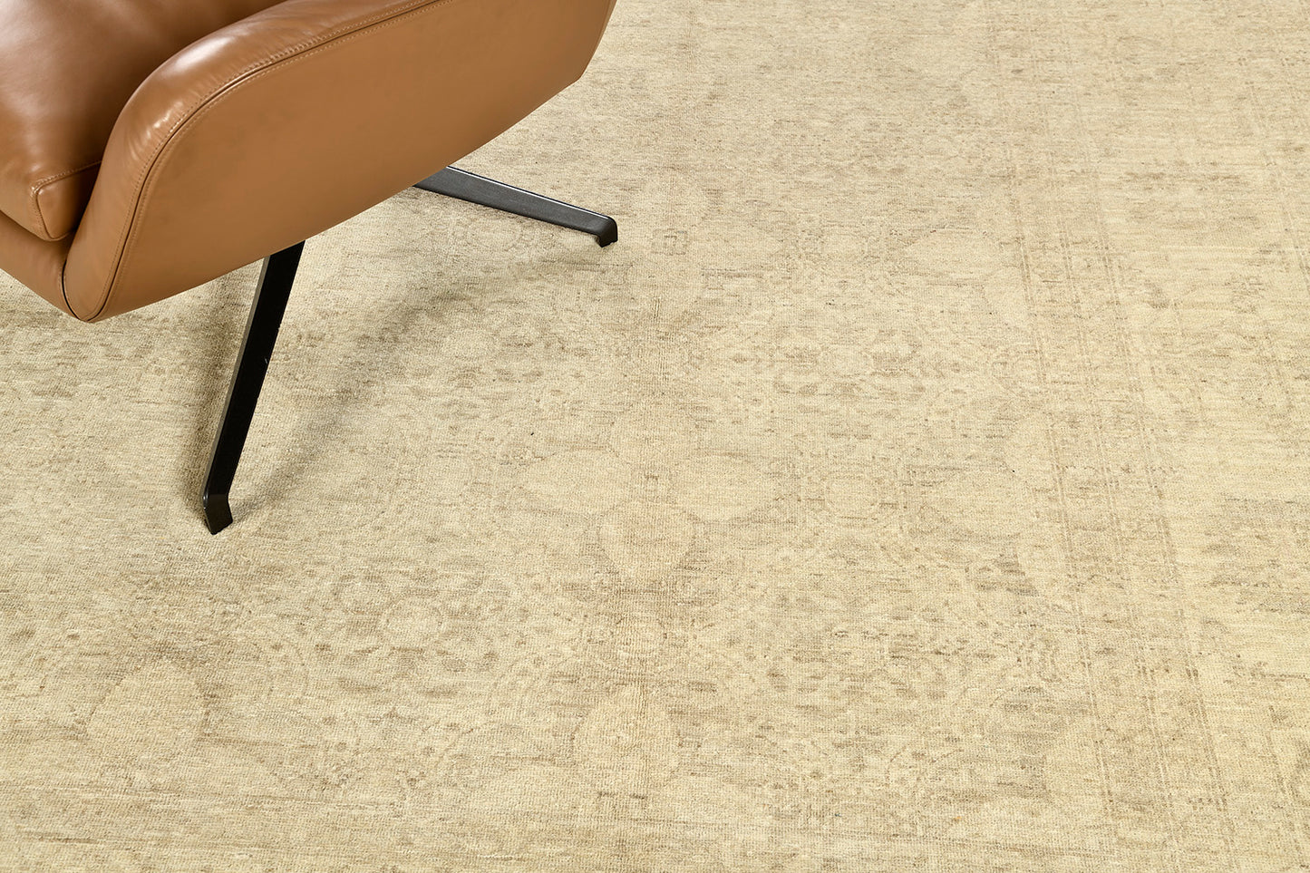 Vintage Style Arts and Crafts Design Rug