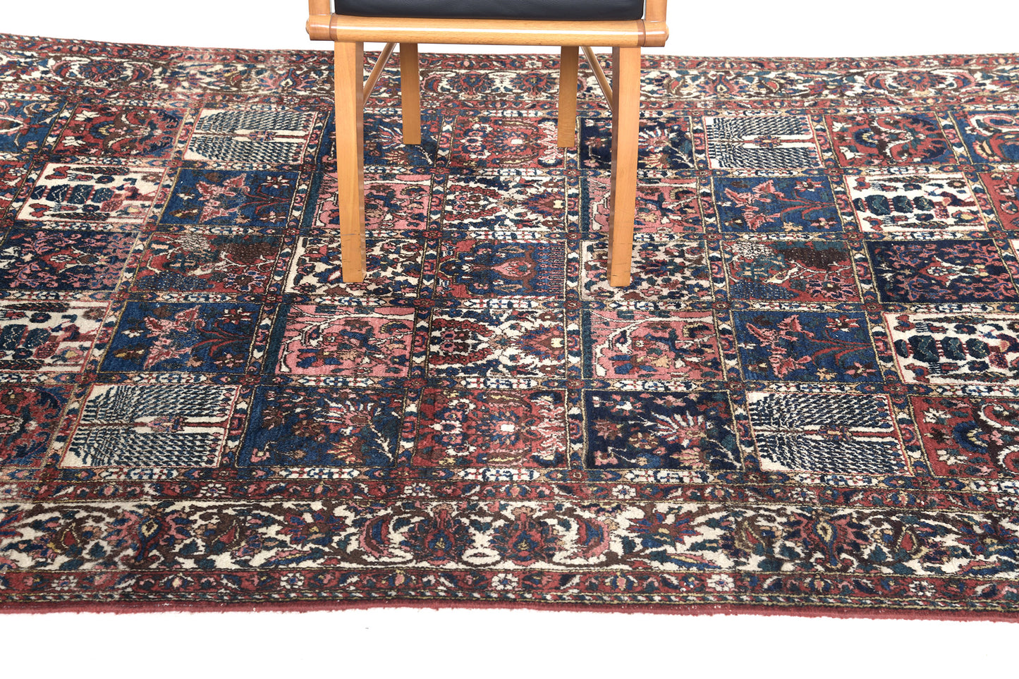 Persian Rug 3287 Vintage Persian Bakhtiari Rug 25273