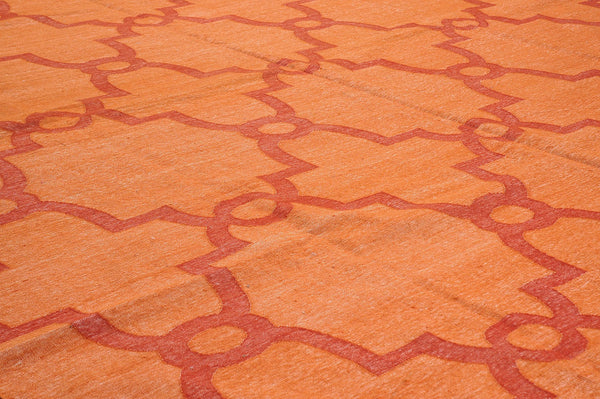 Contemporary Flat-Weave Rug Cielo Collection Hojas Tangerine - close-up of weave texture and pile