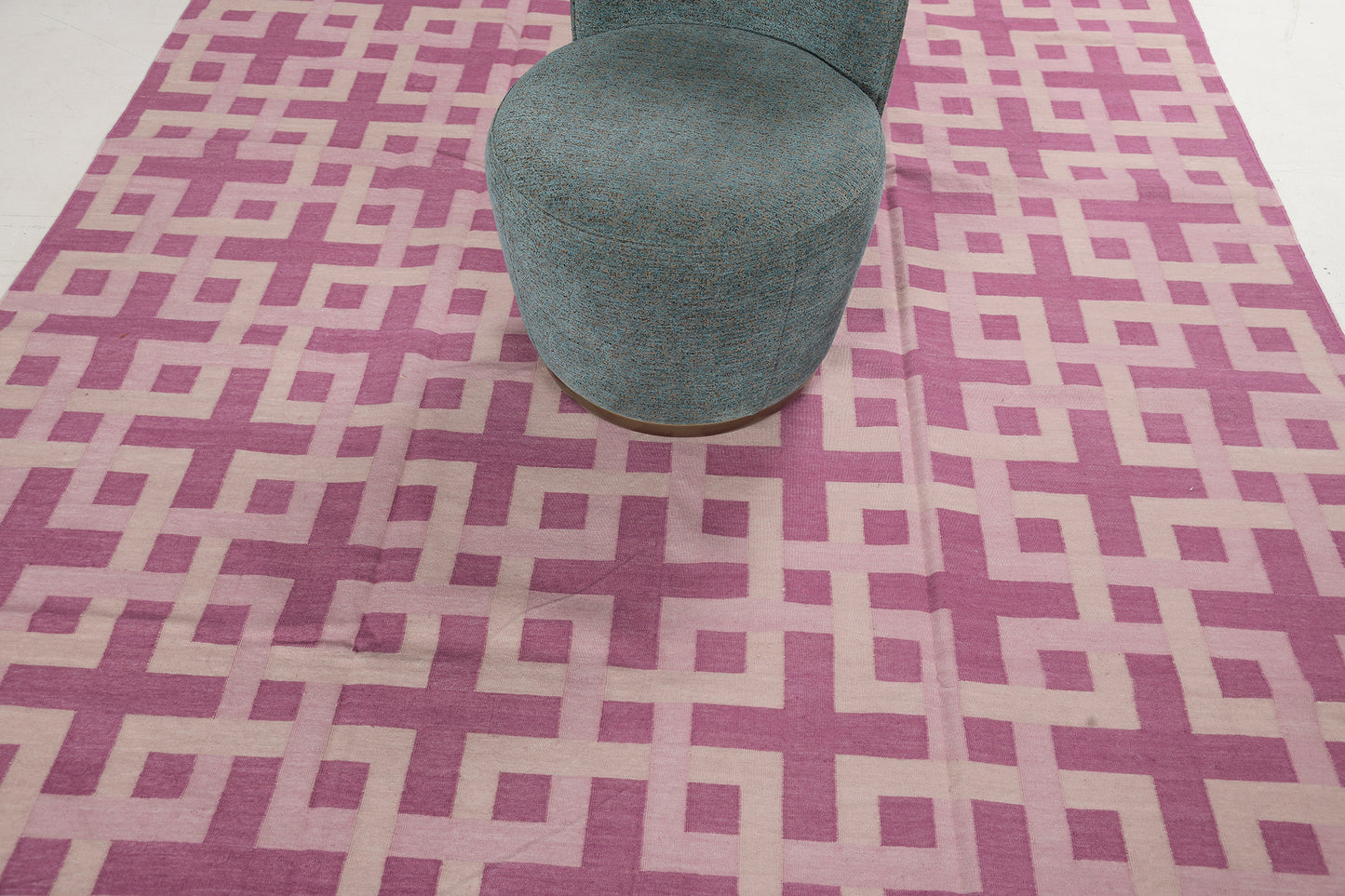 Contemporary Flat-Weave Rug Cielo Collection Estera Fuchsine