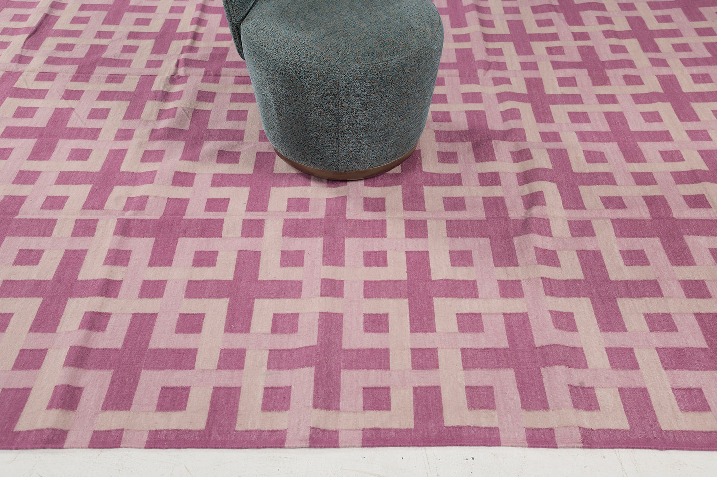 Contemporary Flat-Weave Rug Cielo Collection Estera Fuchsine