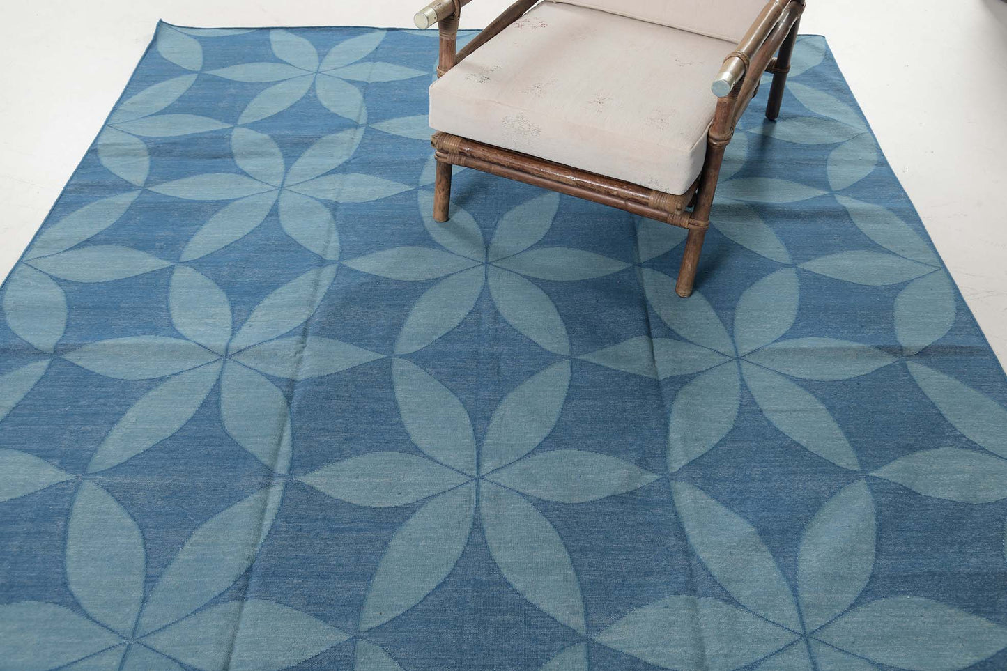Contemporary Flat-Weave Rug Cielo Collection Flora Turquoise