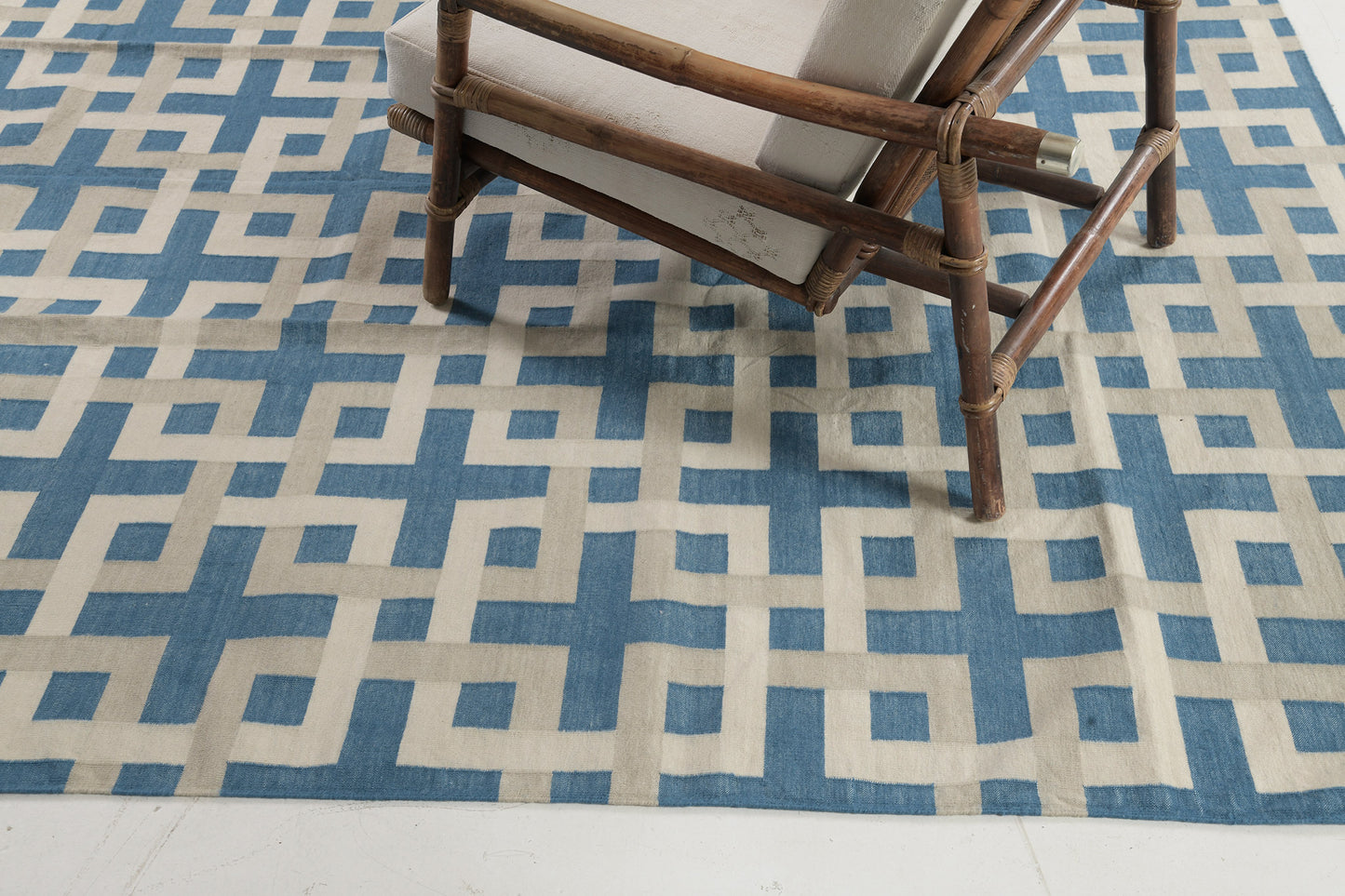 Contemporary Flat-Weave Rug Cielo Collection Estera Peacock