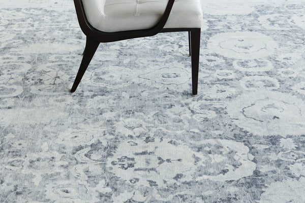 Antique Re-creation Allure Rug Ambrogio - detailed border and fringe