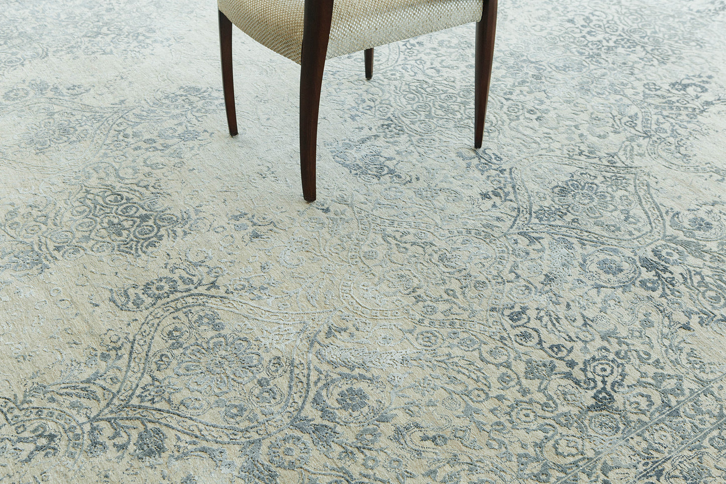 Transitional Design Rug Allure Delenda