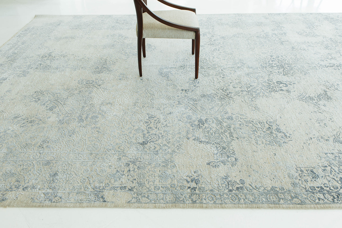 Transitional Design Rug Allure Delenda