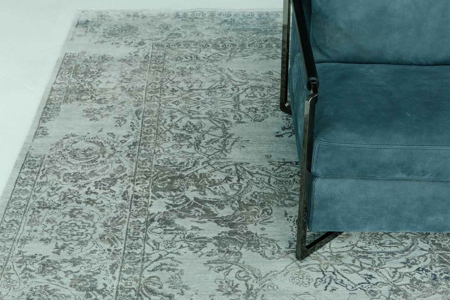 Transitional Design Allure Rug Renato