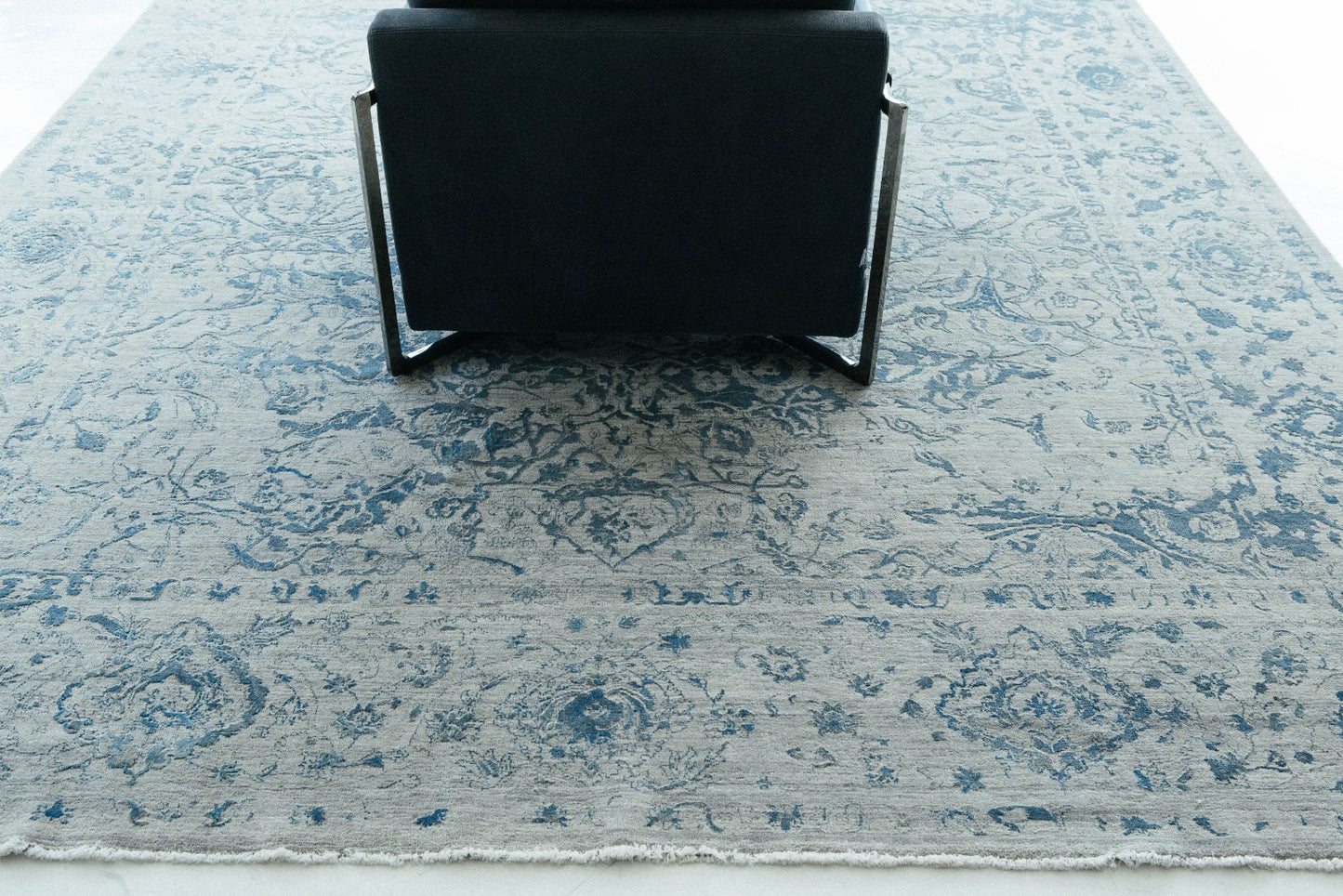 Transitional Design Allure Embossed Wool & Silk Rug Beaufort