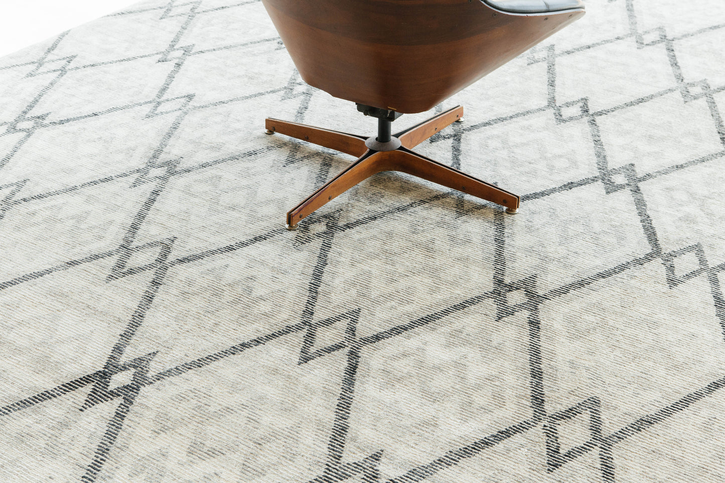 Modern Rug Image 7864 Modern Design Wool & Bamboo Silk Ribbed Rug Vita Amaratna