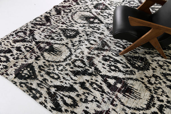 Ikat Design Rug Sari Silk - pure silk - overhead flat lay view