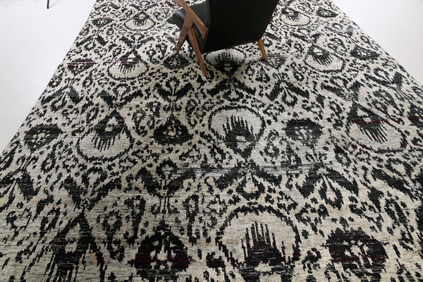 Ikat Design Rug Sari Silk - pure silk - detailed border and fringe