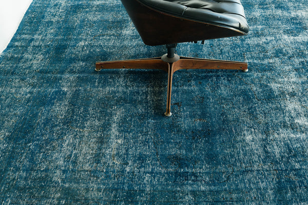 Overdyed Vintage Style Rug - detailed border and fringe [#9]