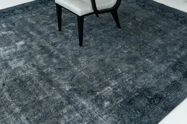 Overdyed Vintage Style Rug - detailed border and fringe [#10]