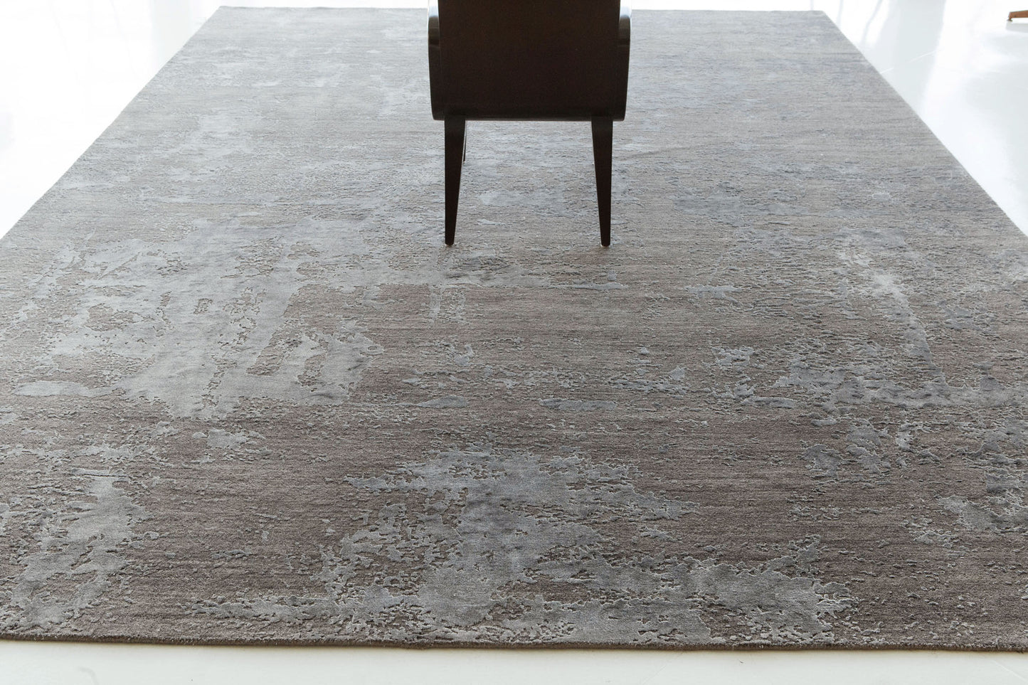 Modern Design Mezzo Collection Wool & Silk Embossed Rug ESK431