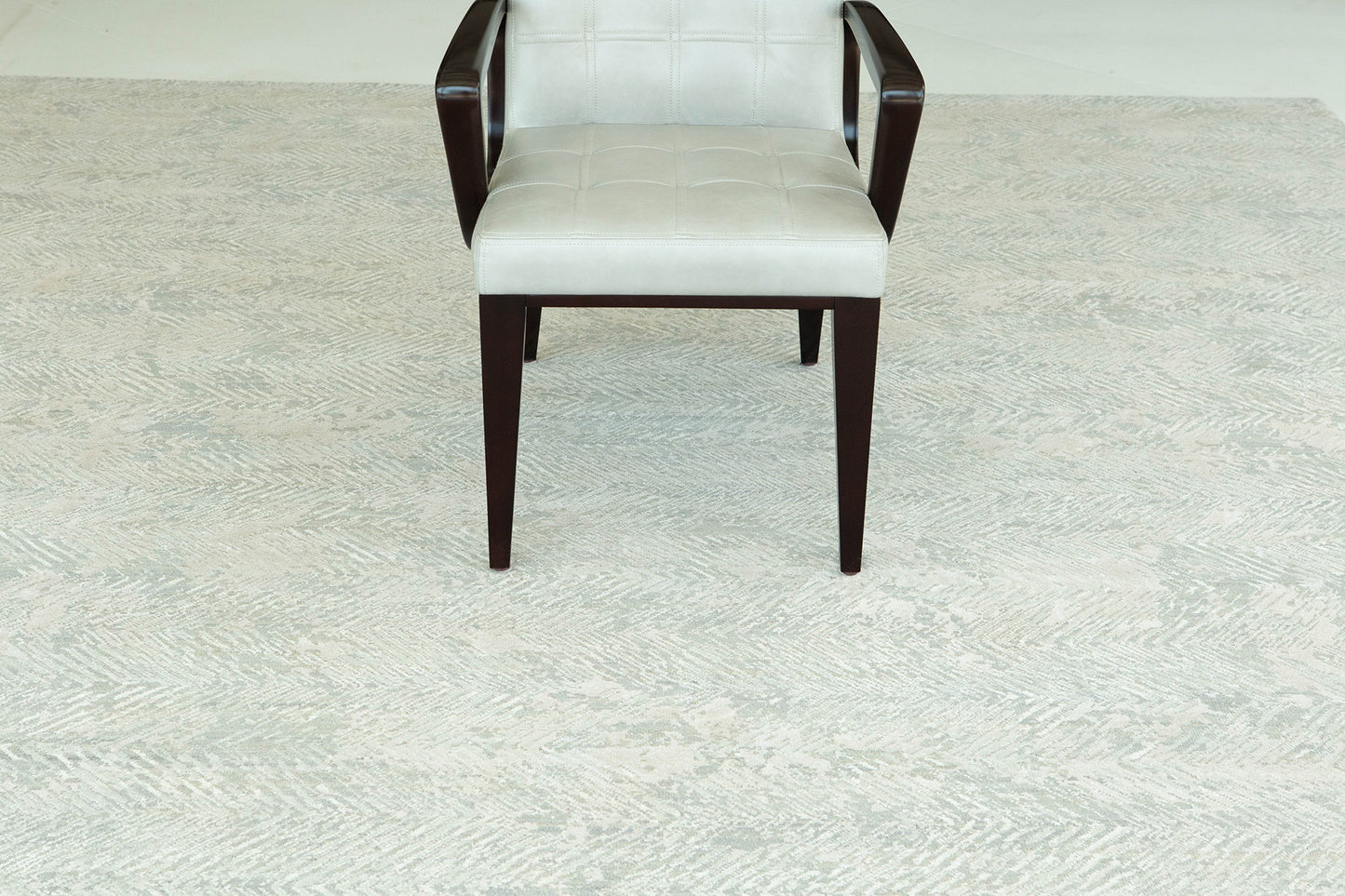 Modern Design Mezzo Collection Wool & Silk Embossed Rug ESK470