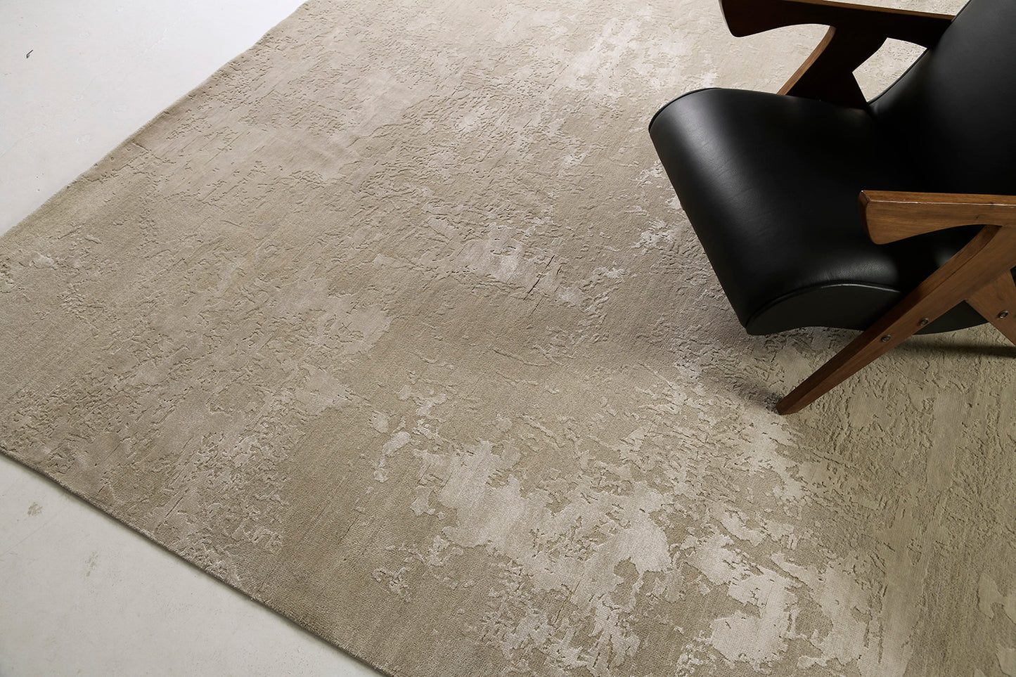 Modern Design Mezzo Collection Wool & Silk Embossed Rug ESK631