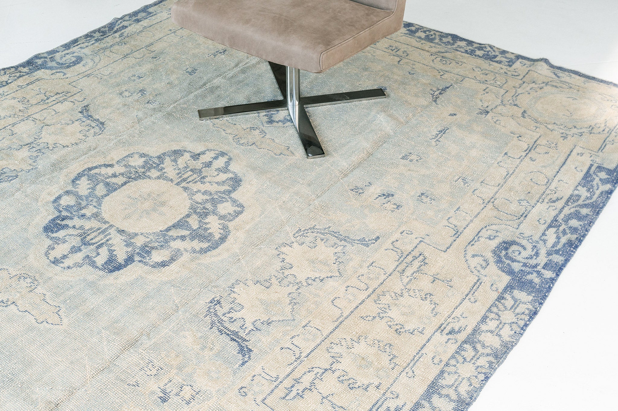 Turkish Rug Artist Distorted 26270 - 7' 5