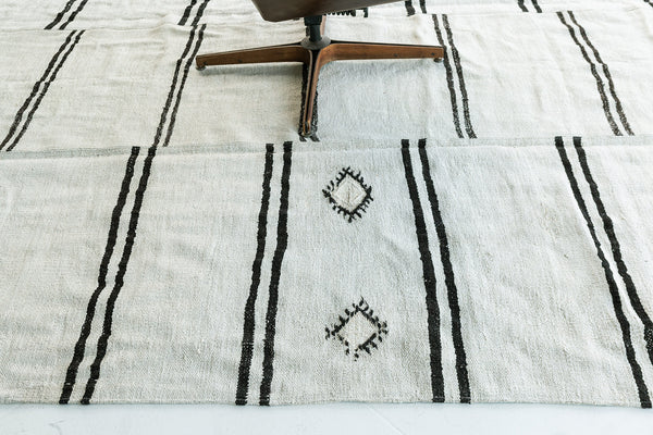 Vintage Turkish Duz Kilim - flat-weave kilim, hand-knotted in Turkey - detailed border and fringe [#3]