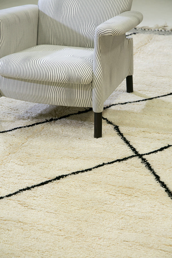 Modern Rug Image 8102 Moroccan Middle Atlas Tribe Berber Rug