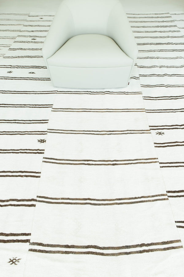 Vintage Anatolian Turkish Flat Weave Kilim - flat-weave kilim, hand-knotted in Turkey - overhead flat lay view [#41]