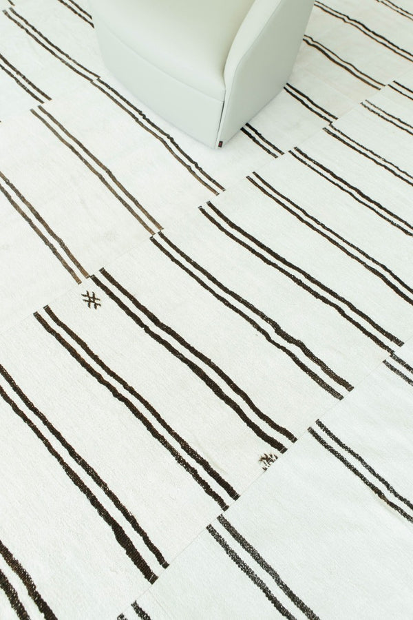Vintage Anatolian Turkish Flat Weave Kilim - flat-weave kilim, hand-knotted in Turkey - styled in room setting [#41]