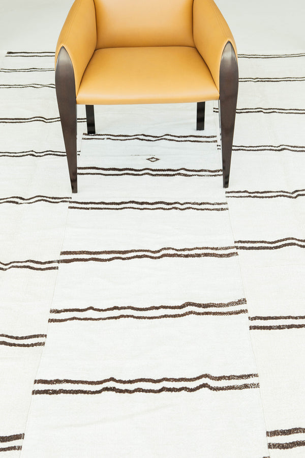 Vintage Anatolian Turkish Flat Weave Kilim - flat-weave kilim, hand-knotted in Turkey - detailed border and fringe [#42]