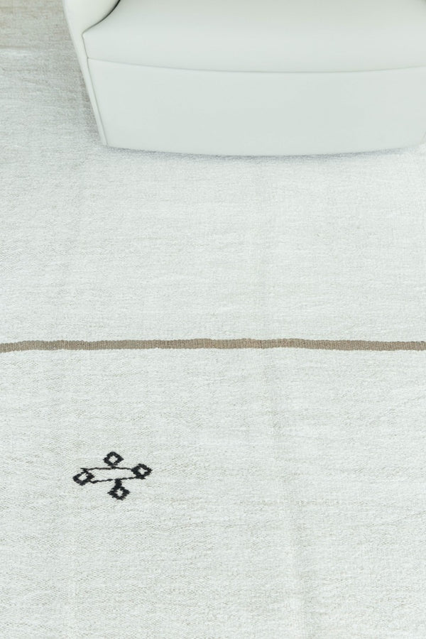 Vintage Anatolian Turkish Flat Weave Kilim - flat-weave kilim, hand-knotted in Turkey - detailed border and fringe [#39]