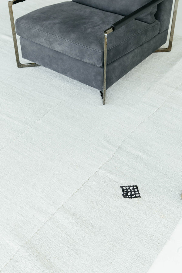 Vintage Anatolian Turkish Flat Weave Kilim - flat-weave kilim, hand-knotted in Turkey - detailed border and fringe [#36]