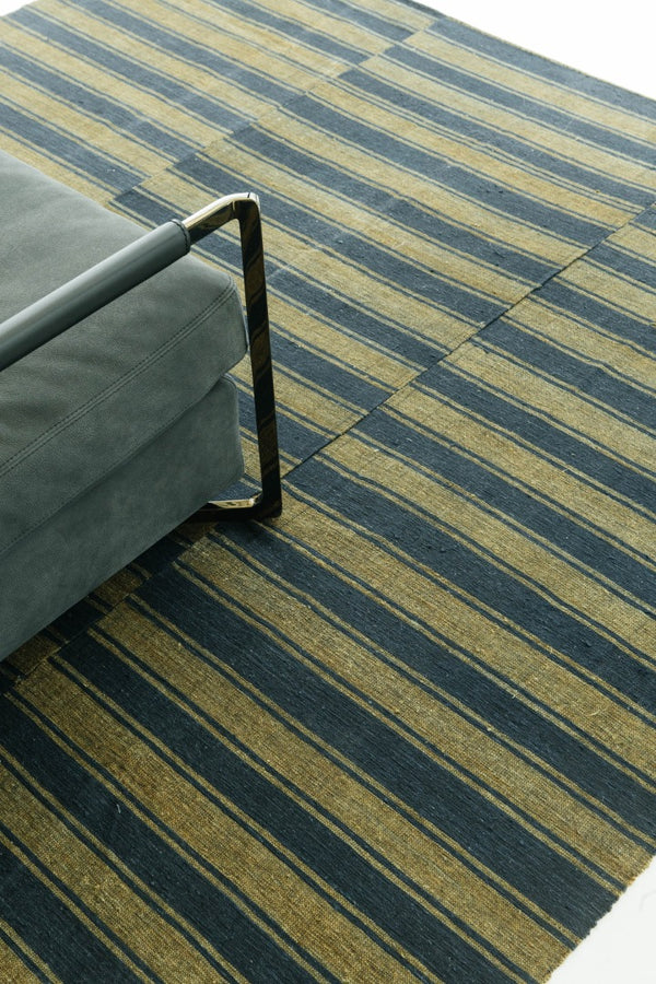 Turkish Tisse Kilim Flat Weave Rug - flat-weave kilim, hand-knotted in Turkey - close-up of weave texture and pile [#15]
