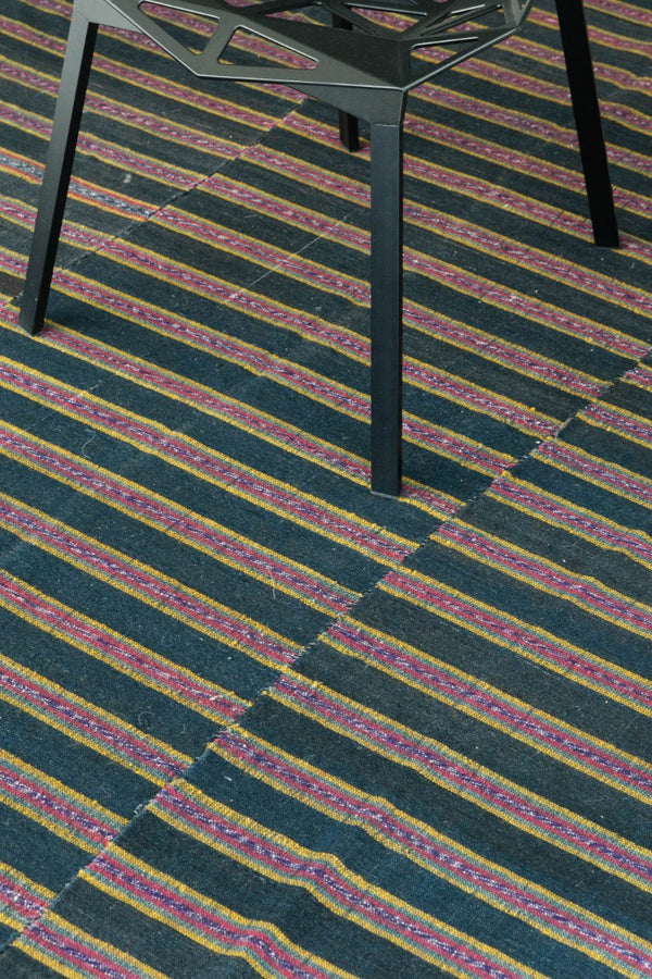 Turkish Tisse Kilim Flat Weave Rug - flat-weave kilim, hand-knotted in Turkey - close-up of weave texture and pile [#18]