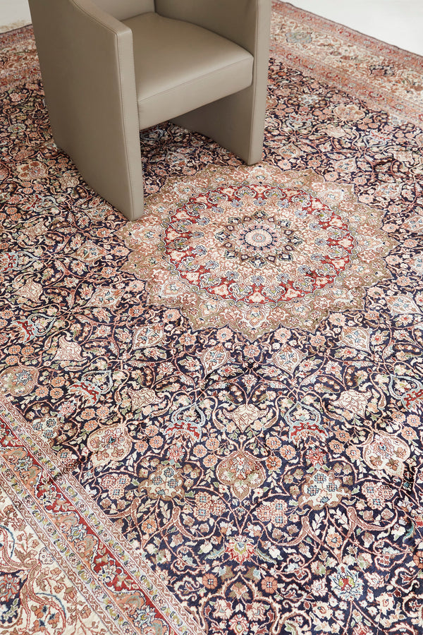 Chinese Silk Rug - pure silk, hand-knotted in China - close-up of weave texture and pile