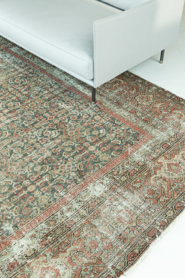 Persian Rug 2466 Antique Persian Ziegler Mahal Distressed Rug 27042