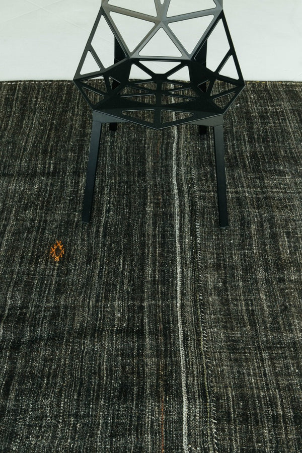 Vintage Anatolian Turkish Flat Weave Kilim - flat-weave kilim, hand-knotted in Turkey - detailed border and fringe [#30]