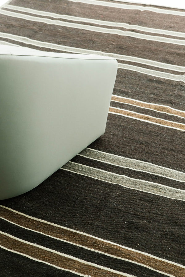 Vintage Anatolian Turkish Flat Weave Kilim - flat-weave kilim, hand-knotted in Turkey - detailed border and fringe [#31]