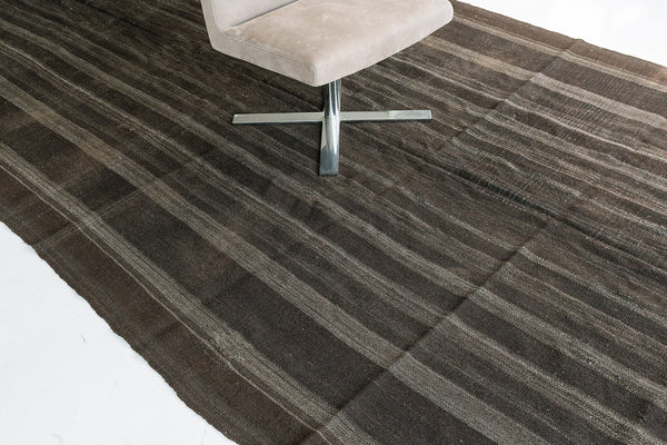 Vintage Anatolian Turkish Flat Weave Kilim - flat-weave kilim, hand-knotted in Turkey - detailed border and fringe [#27]