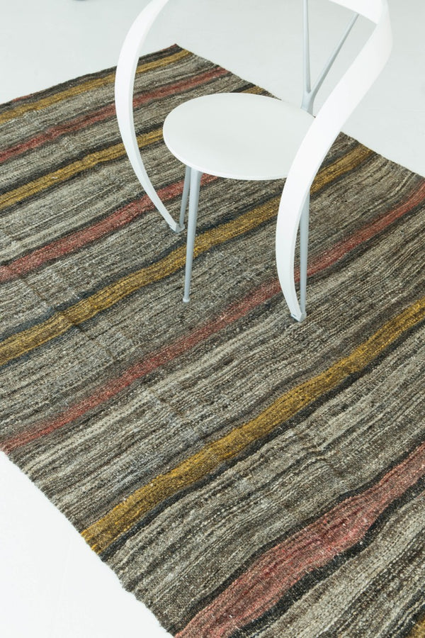 Vintage Anatolian Turkish Flat Weave Kilim - flat-weave kilim, hand-knotted in Turkey - detailed border and fringe [#22]