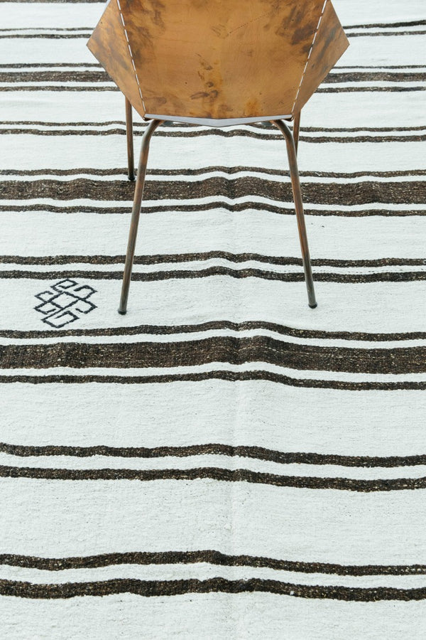 Vintage Turkish Hemp Kilim - flat-weave kilim, hand-knotted in Turkey - overhead flat lay view [#5]