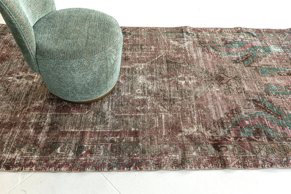 Vintage Turkish Anatolian - hand-knotted in Turkey - full length showing color variation [#12]