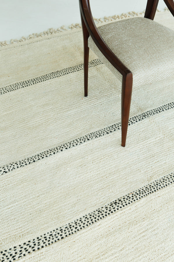 Modern Rug Image 8046 Moroccan Middle Atlas Tribe Berber Rug
