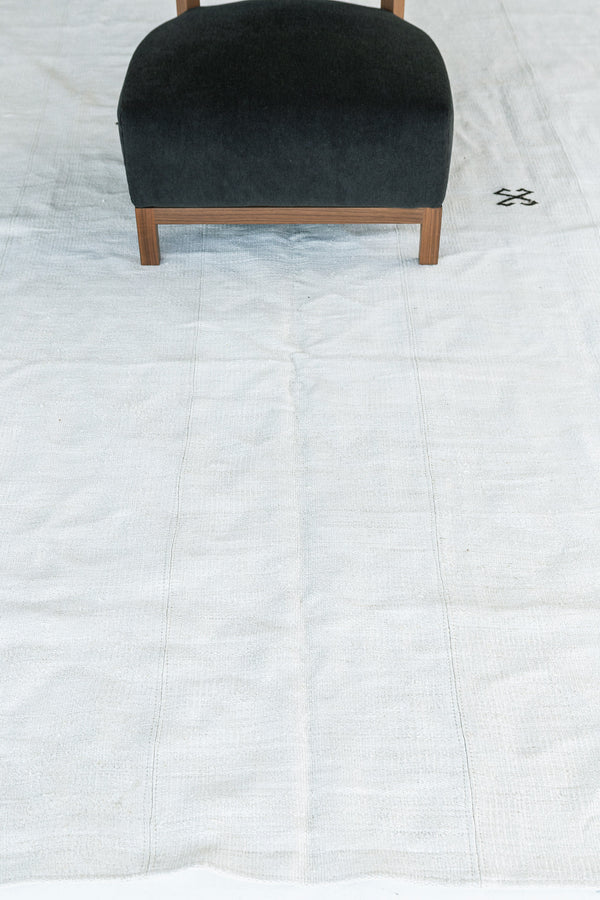 Vintage Anatolian Turkish Flat Weave Kilim - flat-weave kilim, hand-knotted in Turkey - overhead flat lay view [#23]