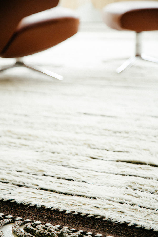 Modern Rug Image 9341 Pommie, Haute Bohemian