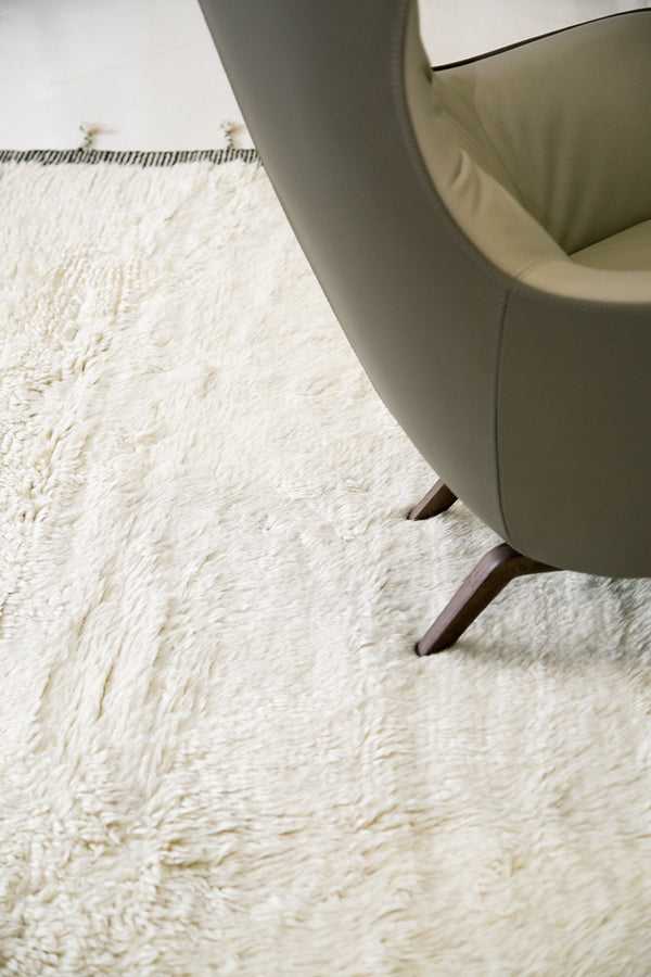 Modern Rug Image 4824 Gregale, Haute Bohemian
