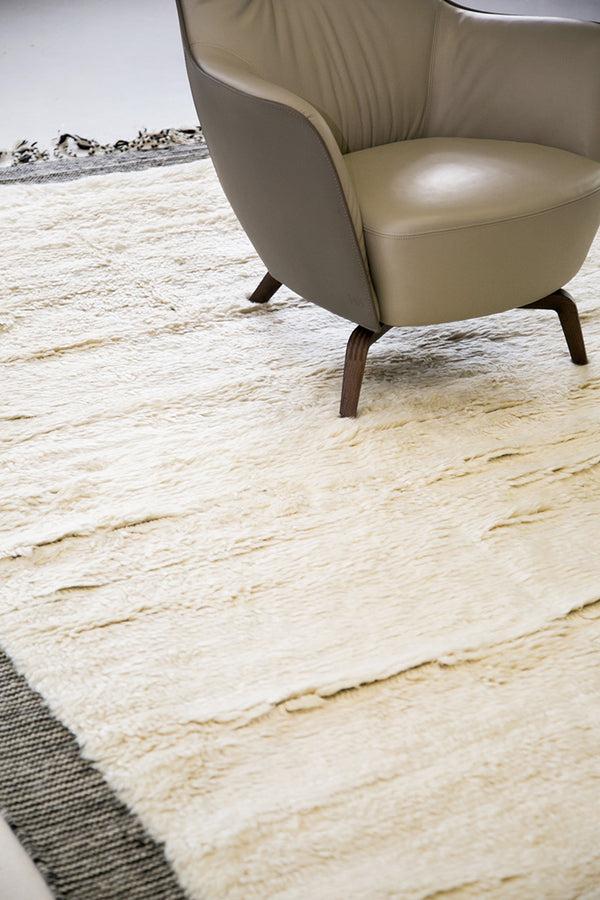 Modern Rug Image 4841 Gregale, Haute Bohemian