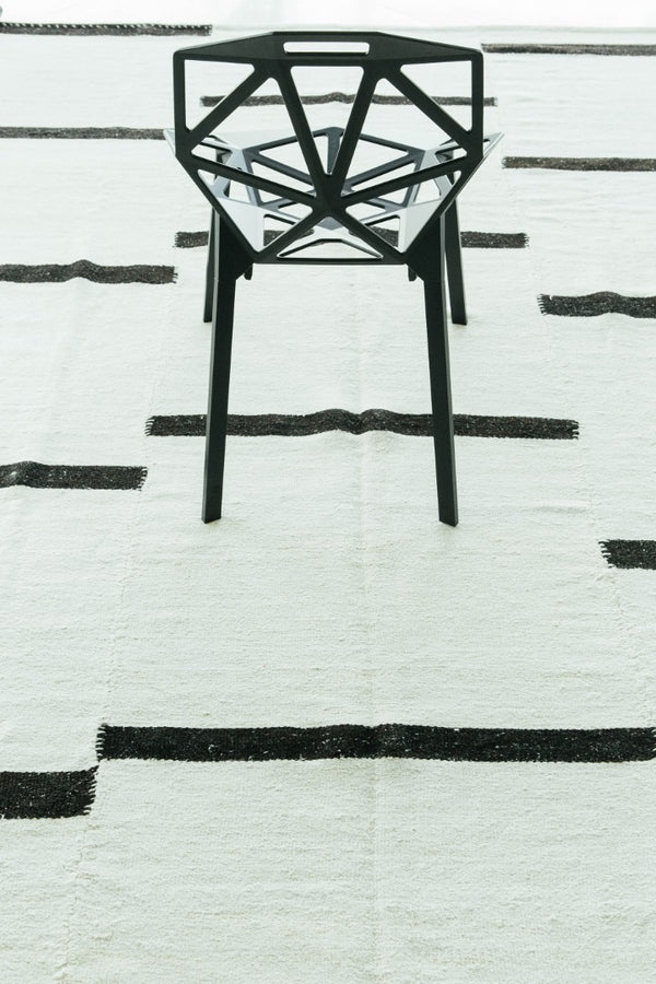 Vintage Anatolian Turkish Flat Weave Kilim - flat-weave kilim, hand-knotted in Turkey - detailed border and fringe [#9]