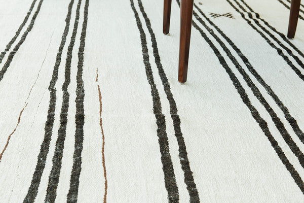 Vintage Anatolian Turkish Flat Weave Kilim - flat-weave kilim, hand-knotted in Turkey - detailed border and fringe [#2]