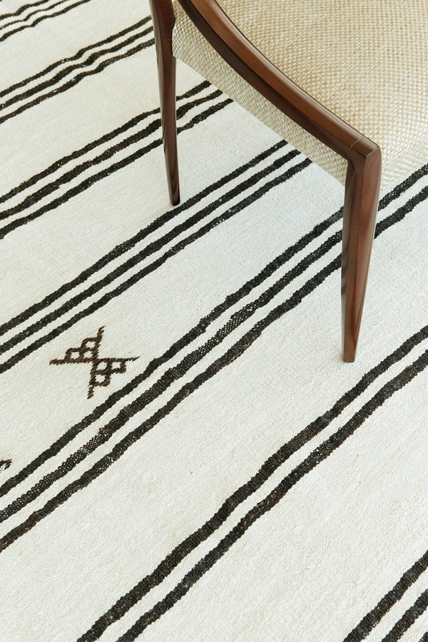 Vintage Anatolian Turkish Flat Weave Kilim - flat-weave kilim, hand-knotted in Turkey - overhead flat lay view [#2]