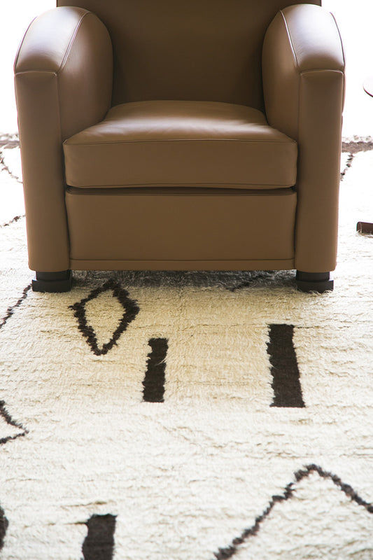 Modern Rug Image 2351 Camrus Trail, Haute Bohemian